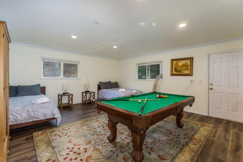 Acorn House - Charming House In Green Heaven With Pool Table With Lovely Backyard 奥克赫斯特 外观 照片